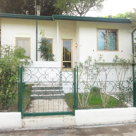 Villa Comfortable In Bibione Pineda